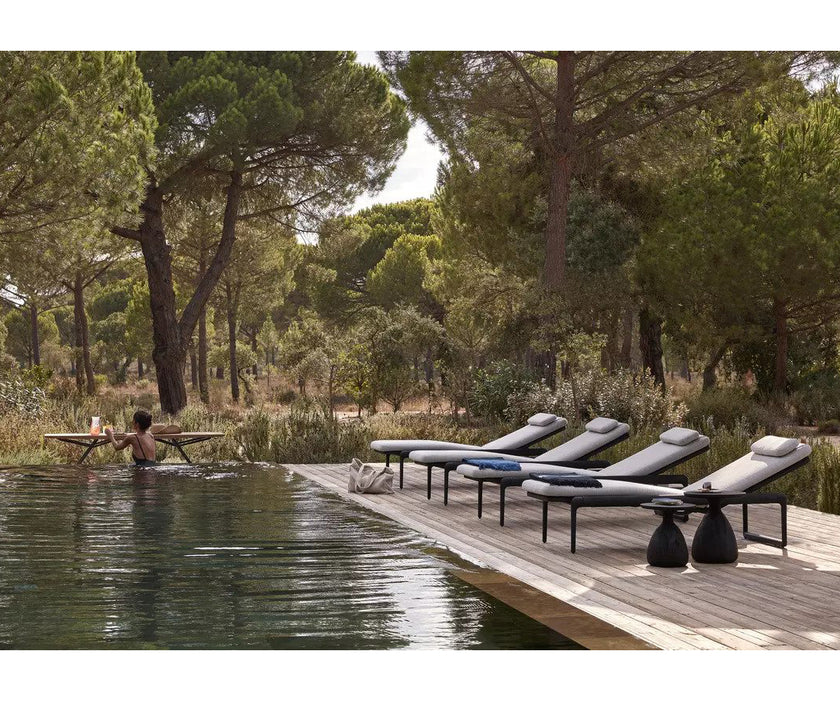 Flows Sun Lounger | Manutti