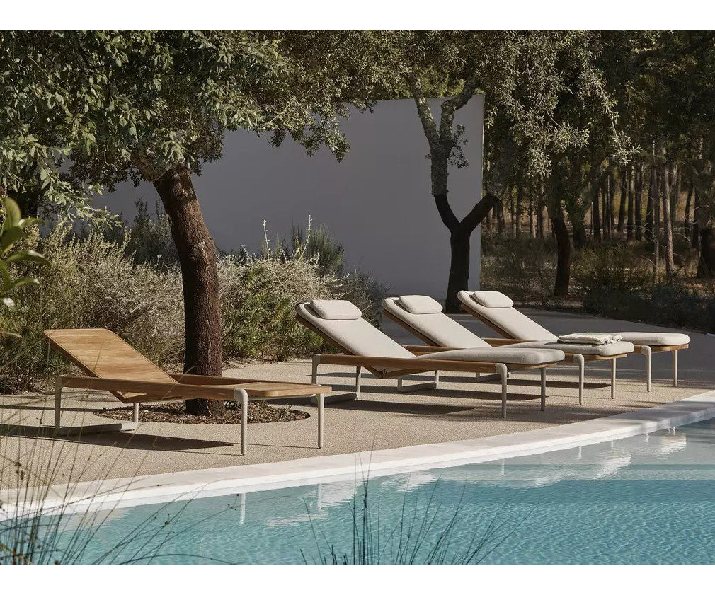 Flows Sun Lounger Manutti Casa Design Group Flows sun lounger manutti casa design group
