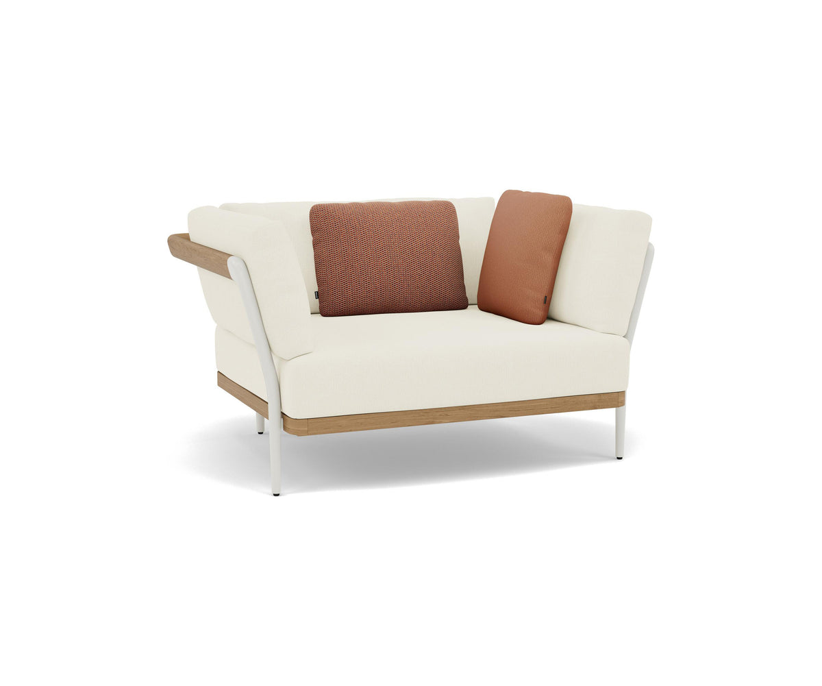 Flows Lounge Chair | Manutti