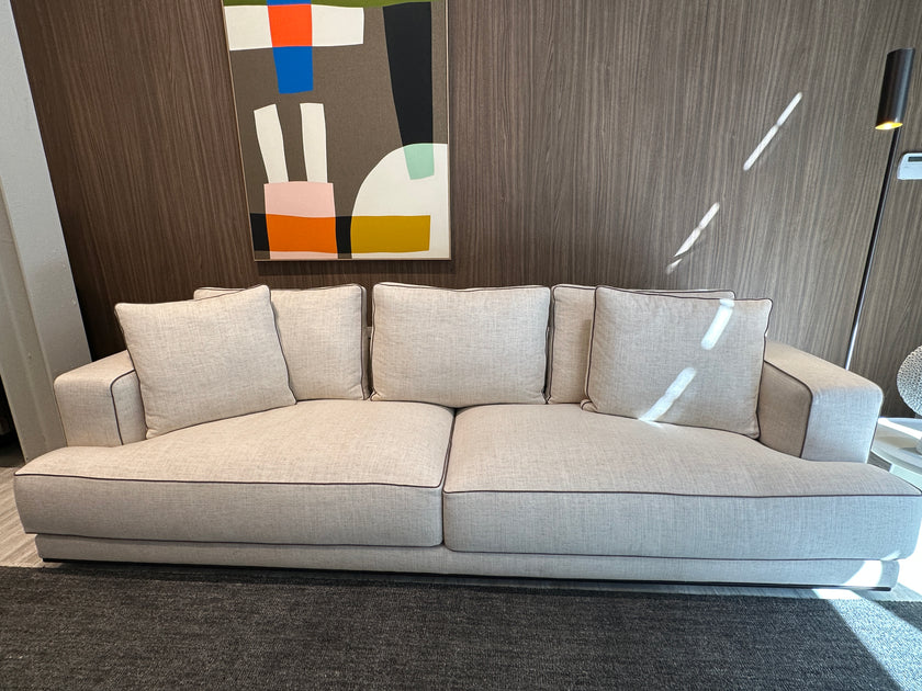 High End Floor Sample Augusto Sofa by Molteni&C Casa Design Group