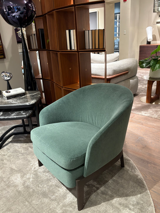 High End Floor Sample Chelsea Lounge Armchair by Molteni&C Casa Design Group