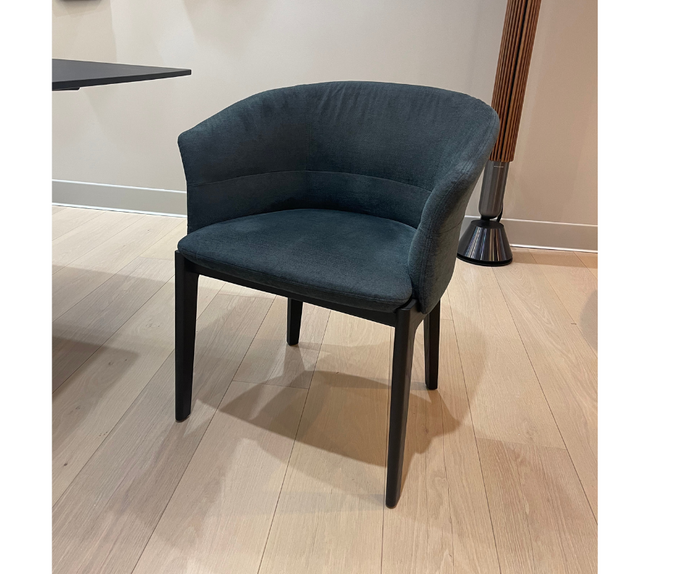 High End Floor Sample Devon Dining Chair  Set of 4  by Molteni&C Casa Design Group