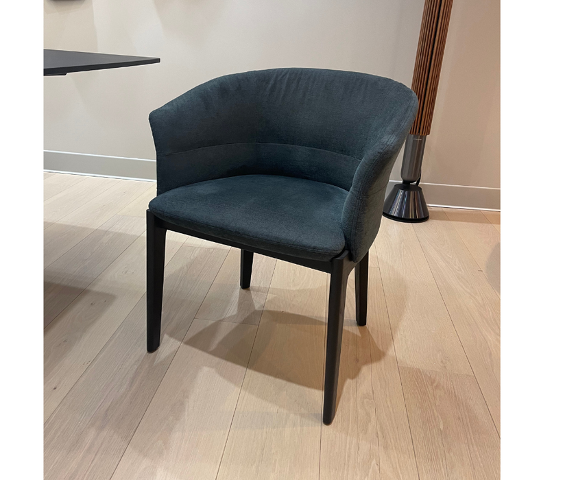 High End Floor Sample Devon Dining Chair  Set of 4  by Molteni&C Casa Design Group