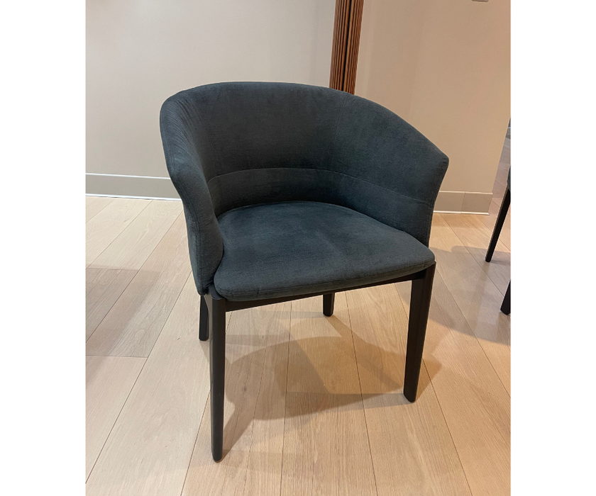 High End Floor Sample Devon Dining Chair  Set of 4  by Molteni&C Casa Design Group