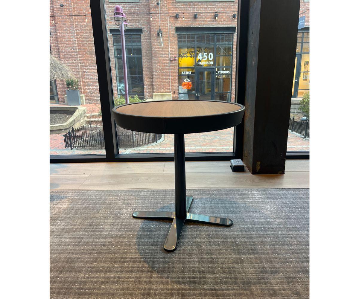 High End Floor Sample Kew Small Table by Molteni&C Casa Design Group