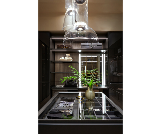 High End Floor Sample Master Dressing Walk-In closet by Molteni&C Casa Design Group