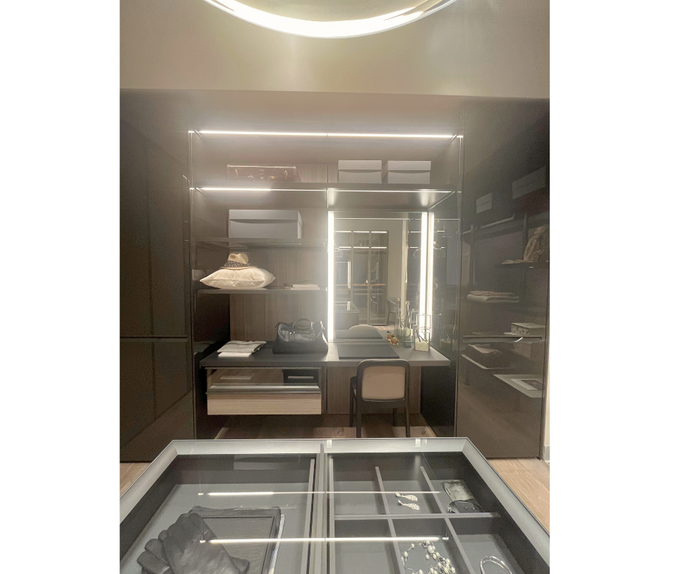 High End Floor Sample Master Dressing Walk-In closet by Molteni&C Casa Design Group