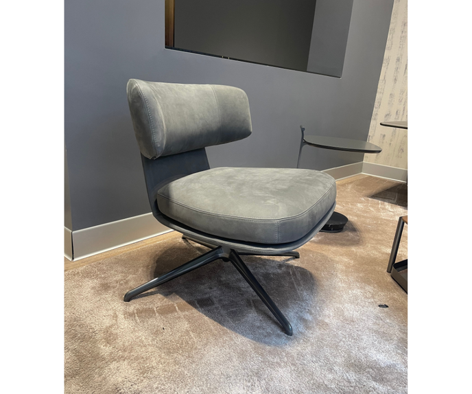 High End Floor Sample Piccadilly Armchair  by Molteni&C Casa Design Group
