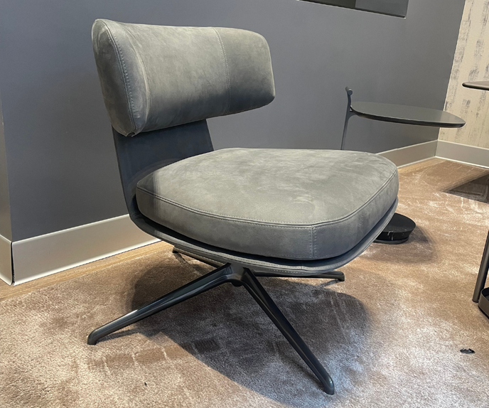 High End Floor Sample Piccadilly Armchair  by Molteni&C Casa Design Group