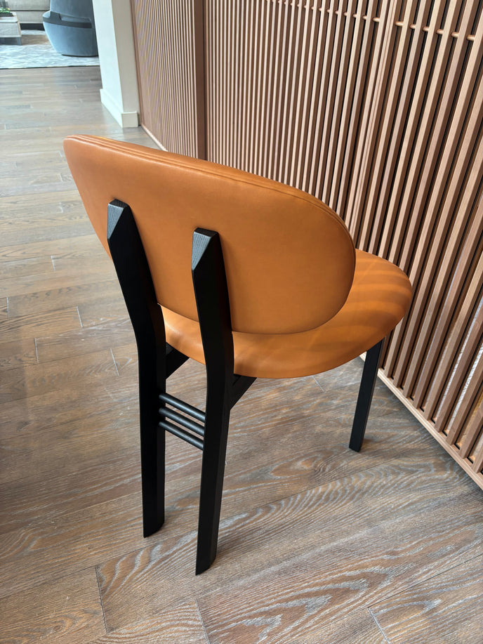 Floor Sample Set of 4 Med Dining Chairs in Black Ash and Anilina Leather by Acerbis | Casa Design Group