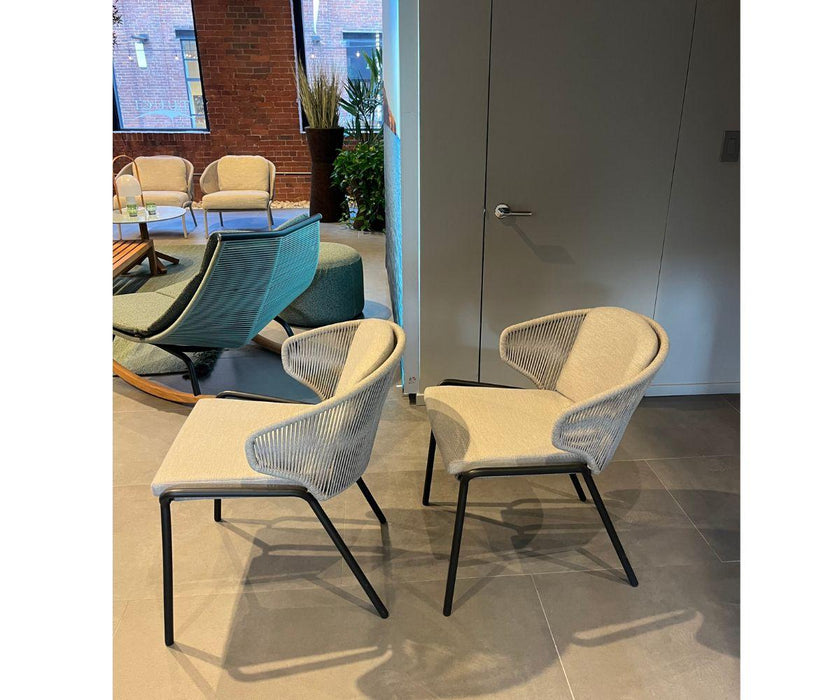 High EndFloor Sample Table & Radoc Chairs Outdoor Set by Manutti Casa Design Group