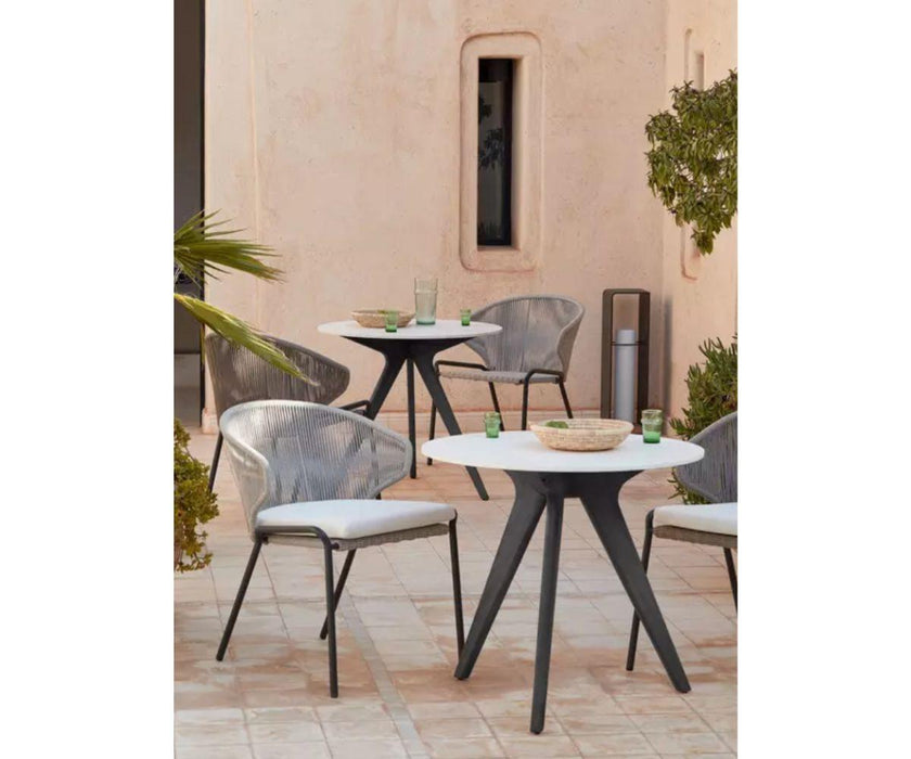 High EndFloor Sample Table & Radoc Chairs Outdoor Set by Manutti Casa Design Group
