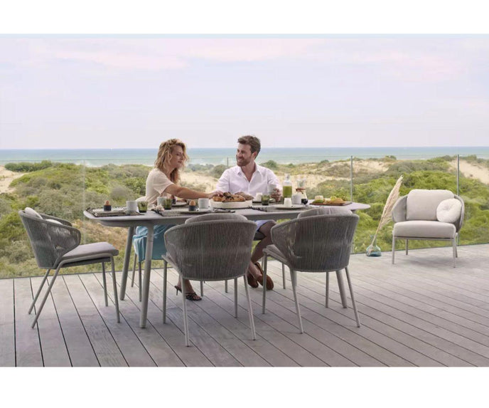High EndFloor Sample Table & Radoc Chairs Outdoor Set by Manutti Casa Design Group