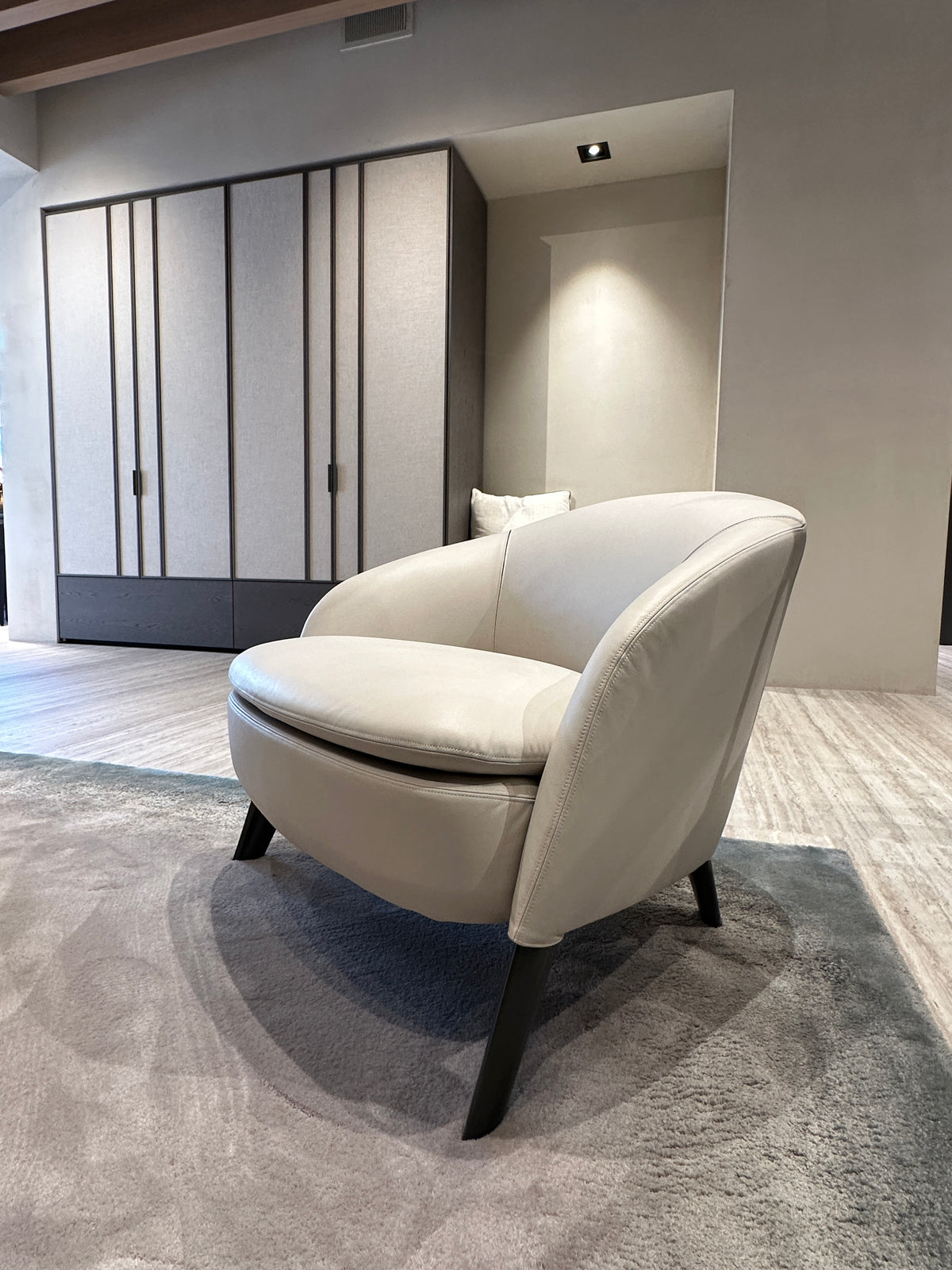 High End Floor Sample Sutton Lounge Chair by Molteni&C Casa Design Group