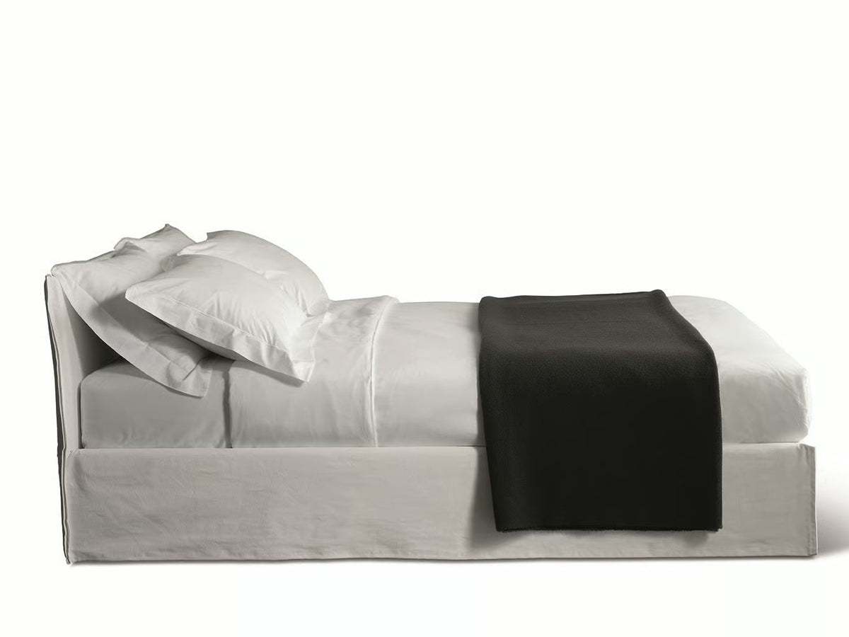High End Fox Bed by Meridiani Casa Design Group