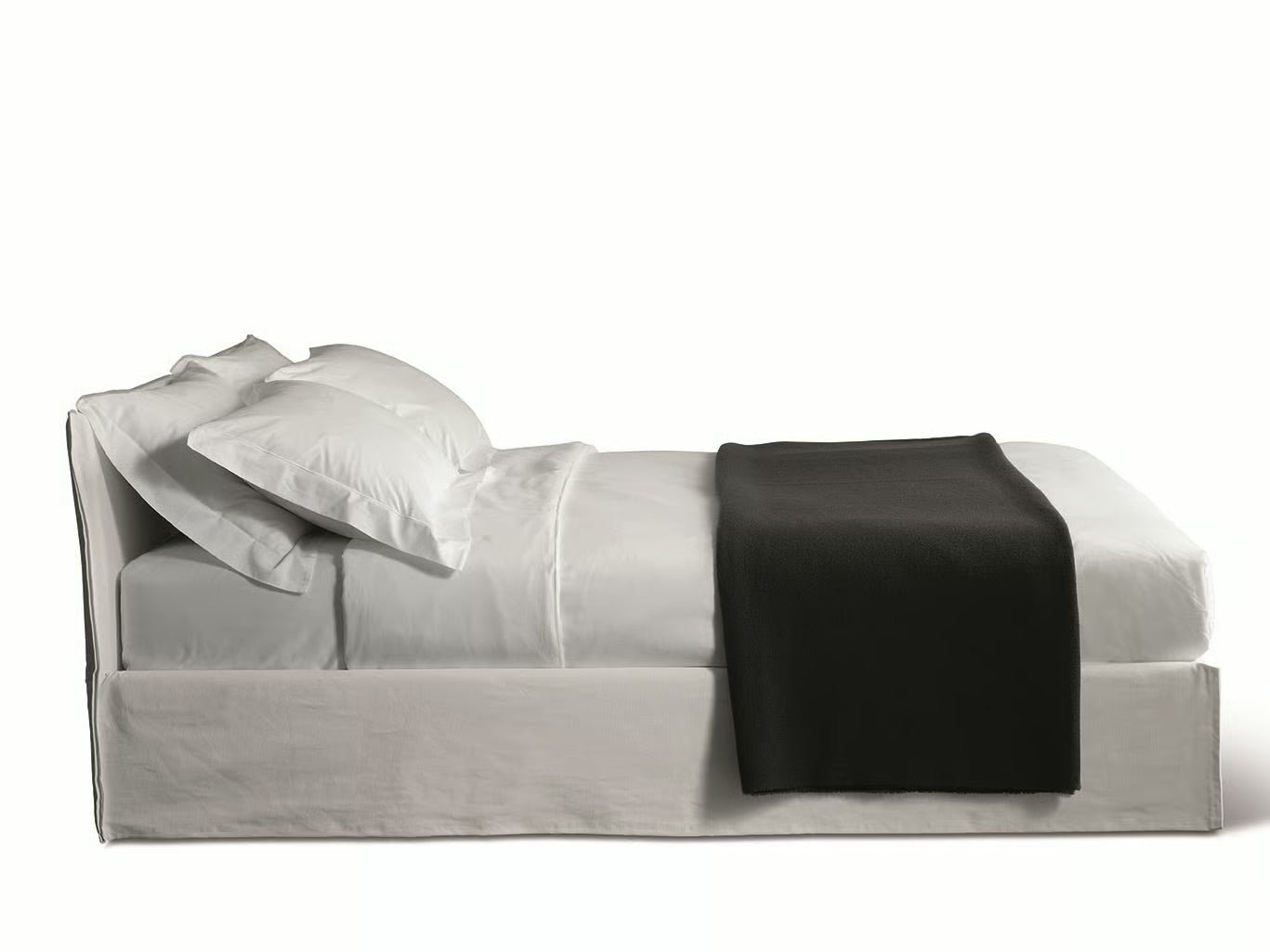 High End Fox Bed by Meridiani Casa Design Group