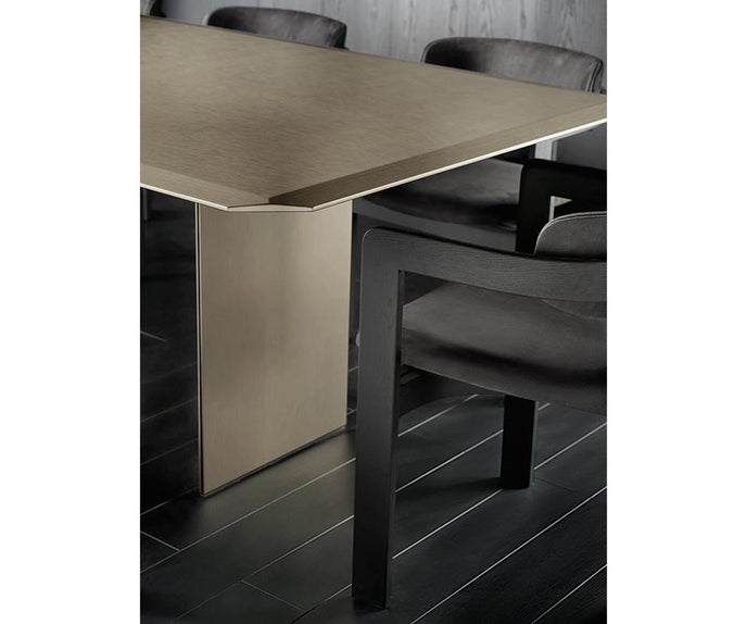 Dolm Plus Dining Table