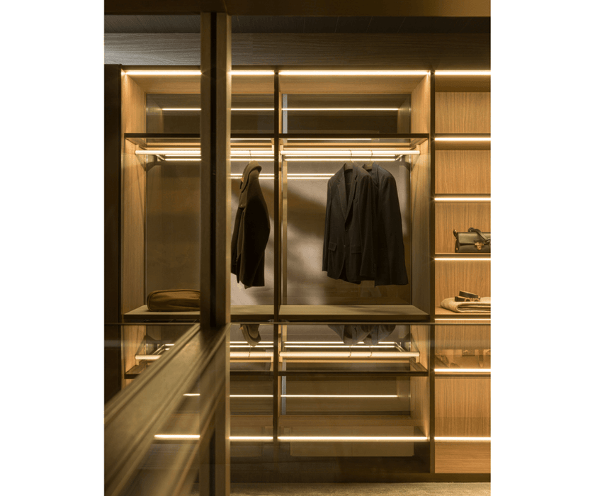 High End Gliss Master Walk-in Closet by Molteni&C Casa Design Group