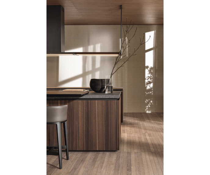 High End Hi- Line 6 Frame Door System by Molteni&C Dada Kitchens Casa Design Group