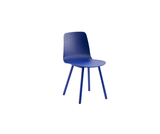 Kuskoa M Dining Chair with curved oak veneer shell and slender powder-coated steel frame by Alki | Casa Design Group