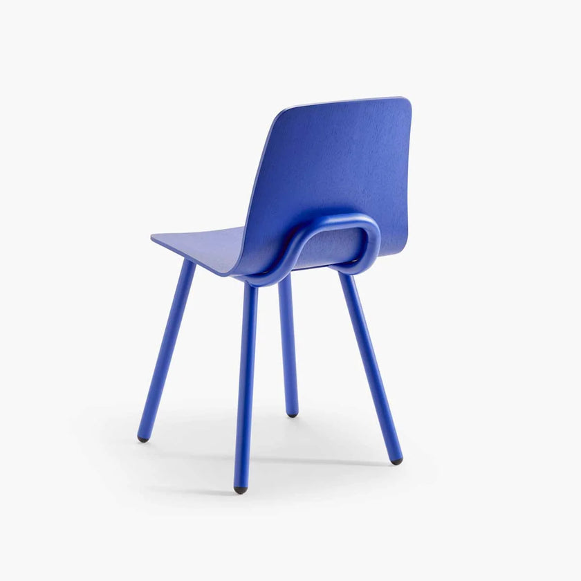 Kuskoa M Dining Chair with curved oak veneer shell and slender powder-coated steel frame by Alki | Casa Design Group