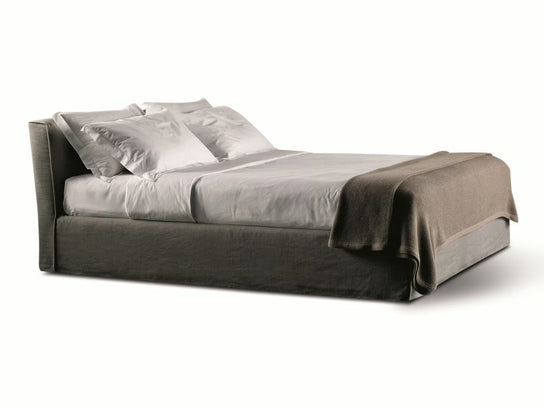 High End Law Bed by Meridiani Casa Design Group