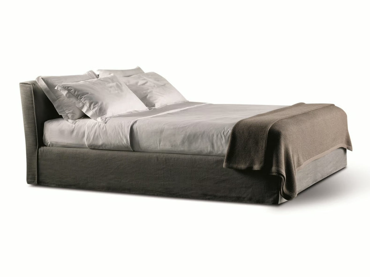 High End Law Bed by Meridiani Casa Design Group