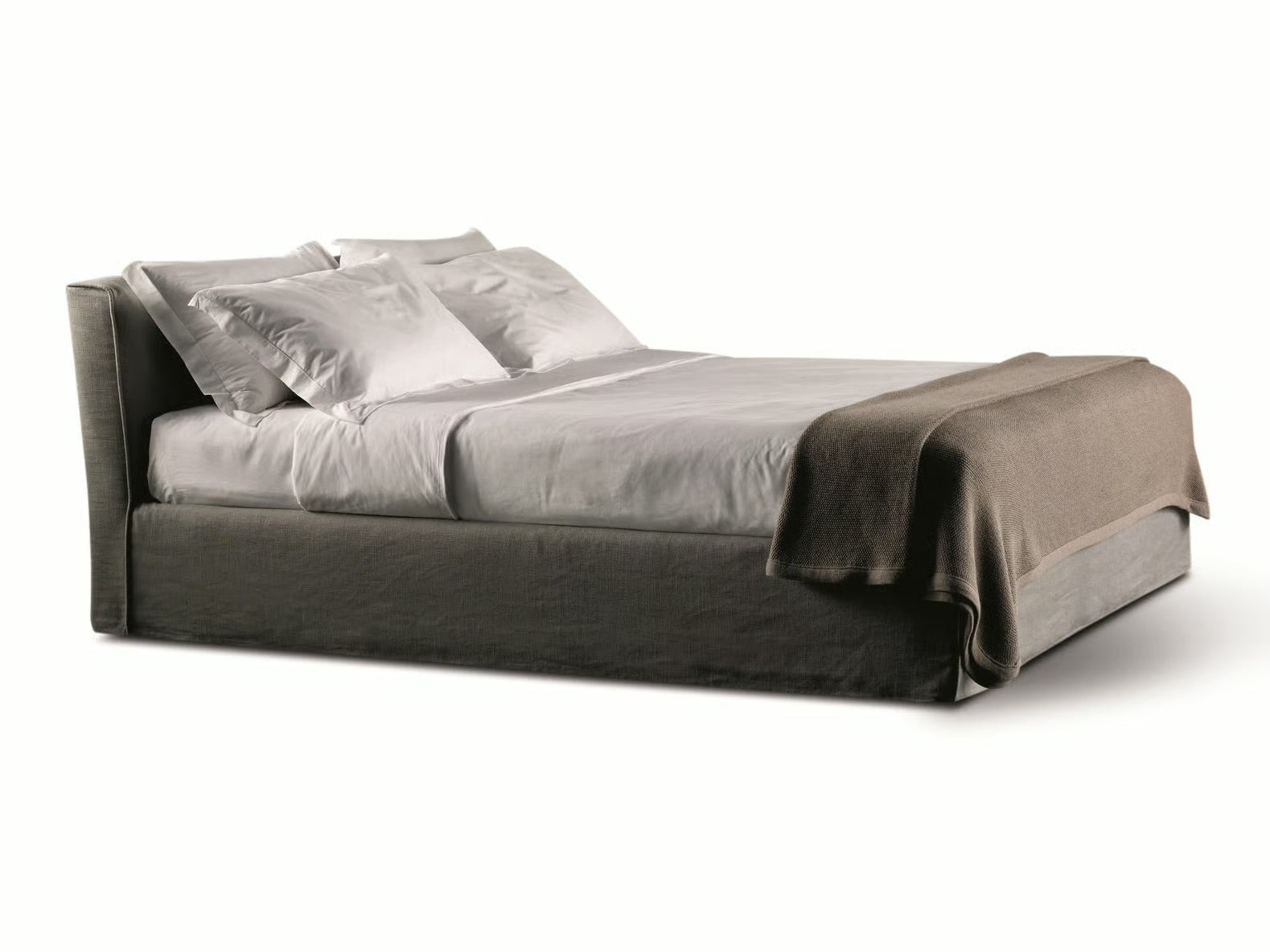 High End Law Bed by Meridiani Casa Design Group
