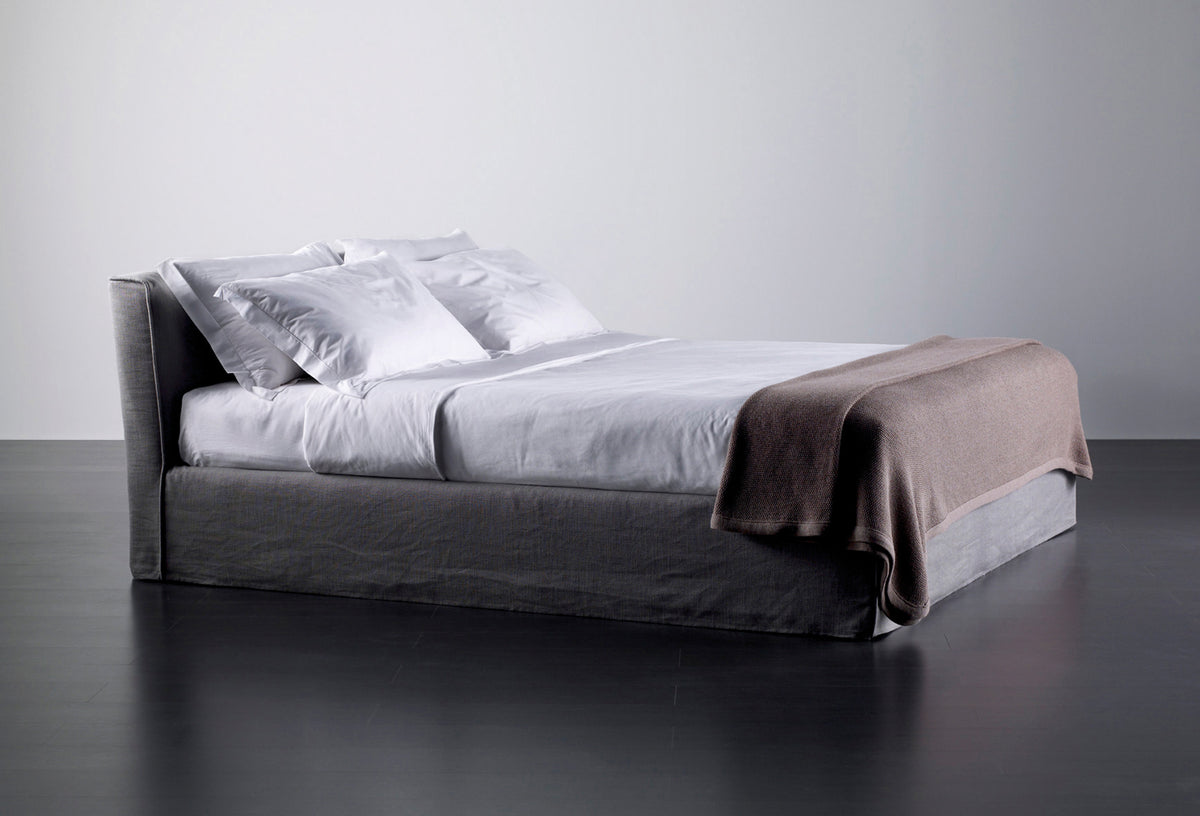 High End Law Bed by Meridiani Casa Design Group