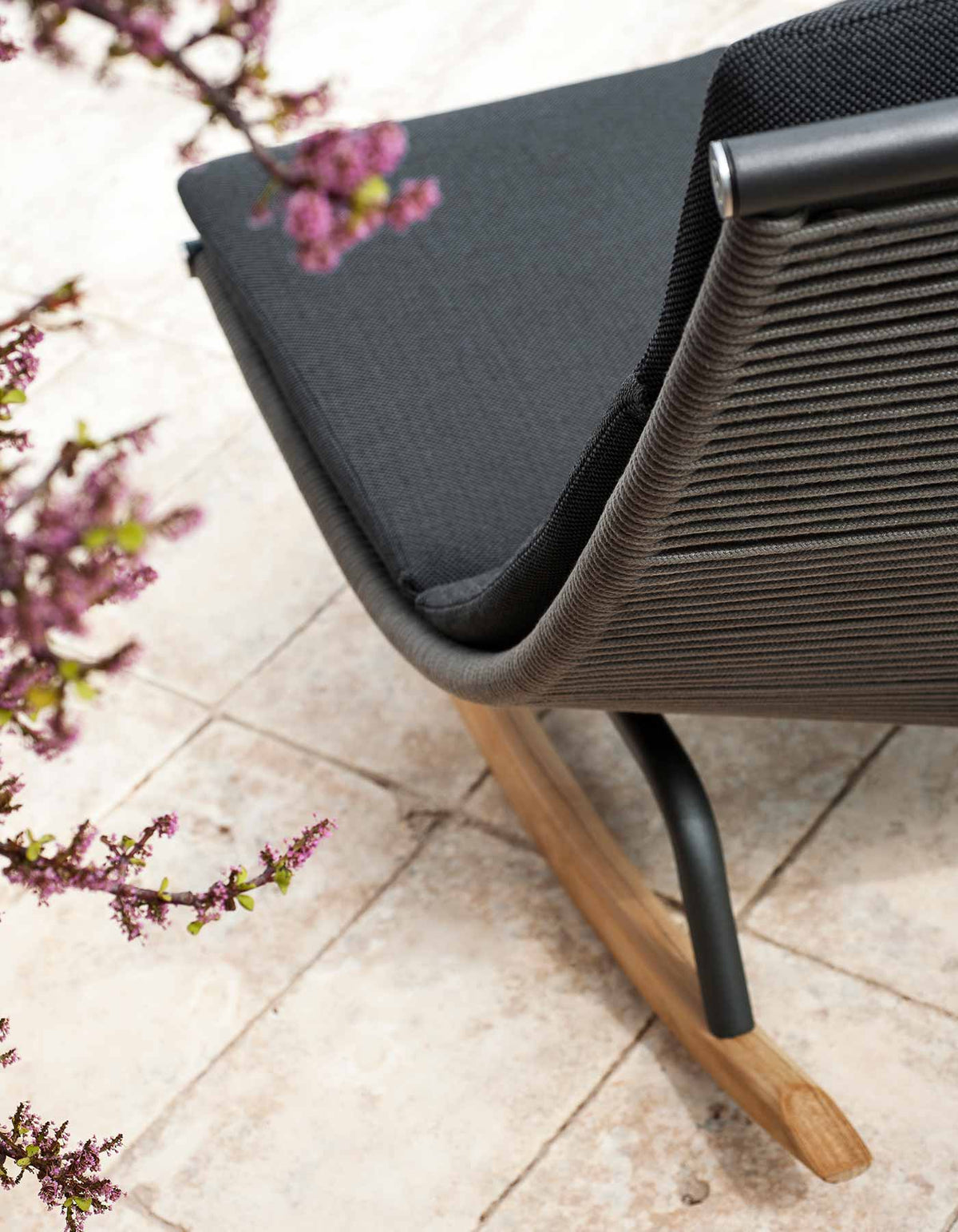 High End Laze 059 Armchair by Roda Casa Design Group