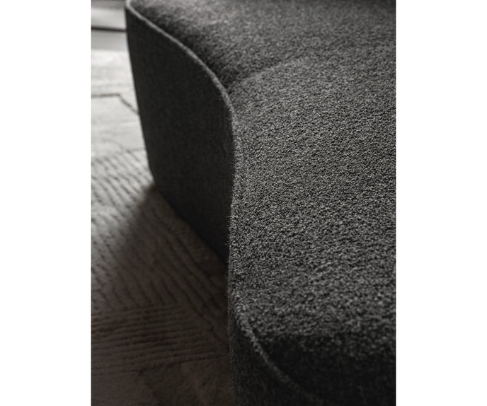 High End Lucio Sofa by Molteni&C Casa Design Group