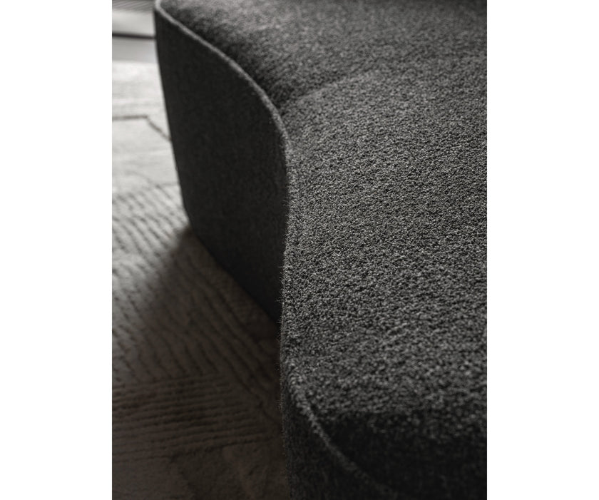 High End Lucio Sofa by Molteni&C Casa Design Group