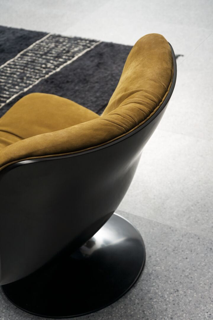 Marilyn Swivel Lounge Armchair by Draga & Aurel for Baxter | Casa Design Group