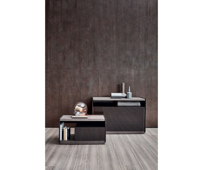 Luxury 5050 Nightstand by Rodolfo Dordoni for Molteni&C | High-End Bedside Table | Casa Design Group