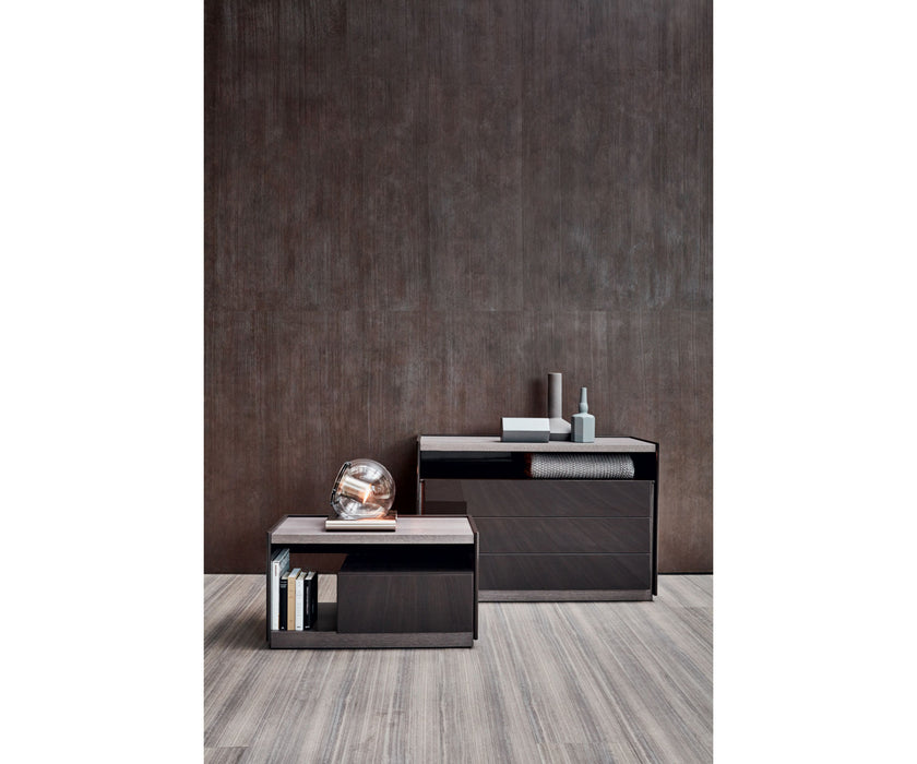Luxury 5050 Nightstand by Rodolfo Dordoni for Molteni&C | High-End Bedside Table | Casa Design Group