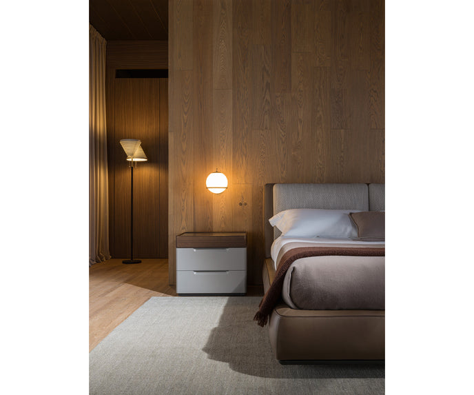 Luxury 7070 Nightstand by Rodolfo Dordoni for Molteni&C | High-End Bedside Table | Casa Design Group