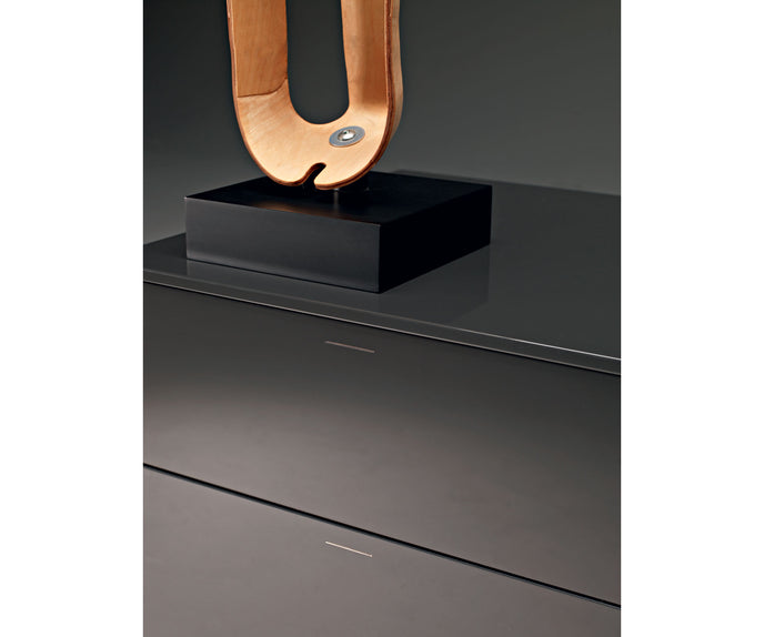 Luxury 909 Dresser by Luca Meda for Molteni&C | High-End Modular Bedroom Storage | Casa Design Group