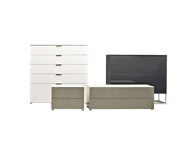 Luxury 909 Nightstand by Luca Meda for Molteni&C | High-End Bedside Table | Casa Design Group