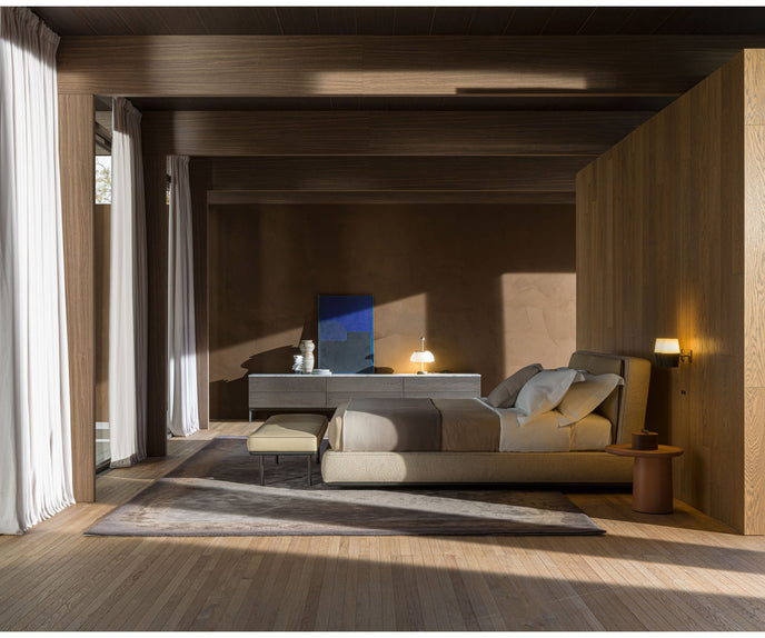 Molteni&C Aldgate upholstered bedroom bench by Rodolfo Dordoni | Casa Design Group