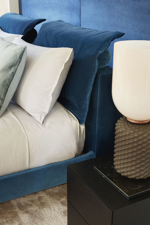 Moov modern upholstered bed by Piero Lissoni for Cassina | Casa Design Group