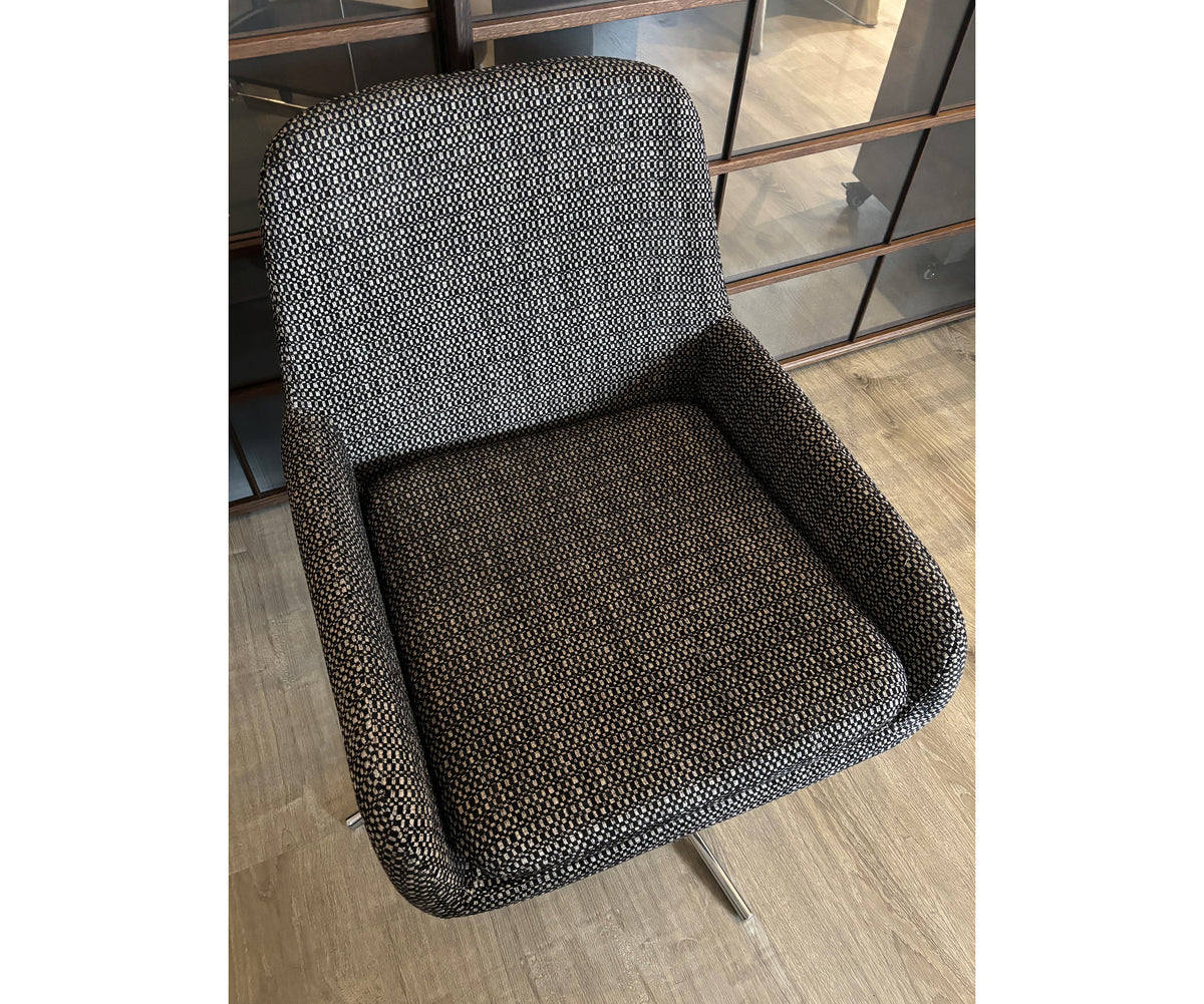 High-End Softline NOOMI Lounge Chair with Swivel Base Scandinavian Design Casa Design Group