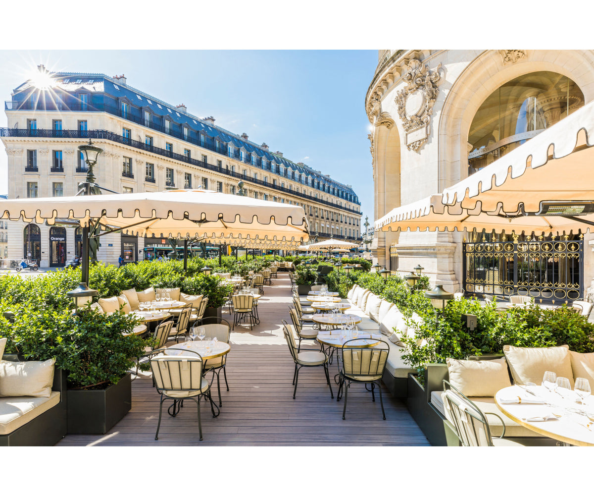 Durable marine-grade cantilever parasol by Tuuci – Casa Design Group