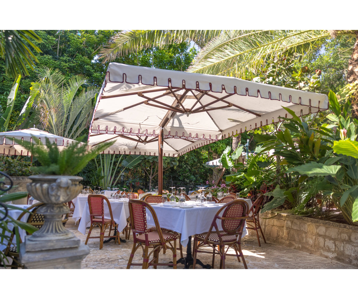 Luxury dual parasol by Tuuci with elegant marine-grade design – Casa Design Group