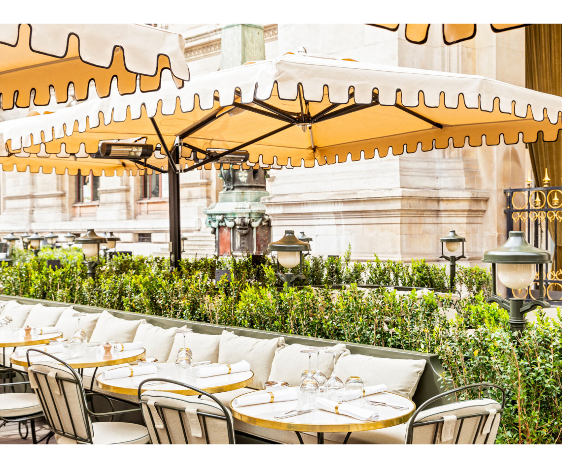 Luxury dual parasol by Tuuci with elegant marine-grade design – Casa Design Group