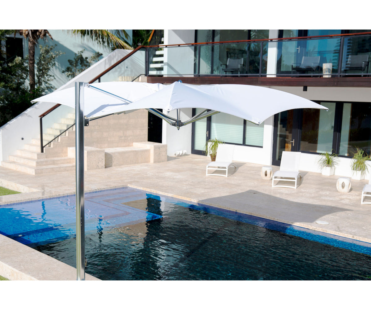 Durable luxury cantilever parasol by Tuuci Ocean Master Max Manta – Casa Design Group