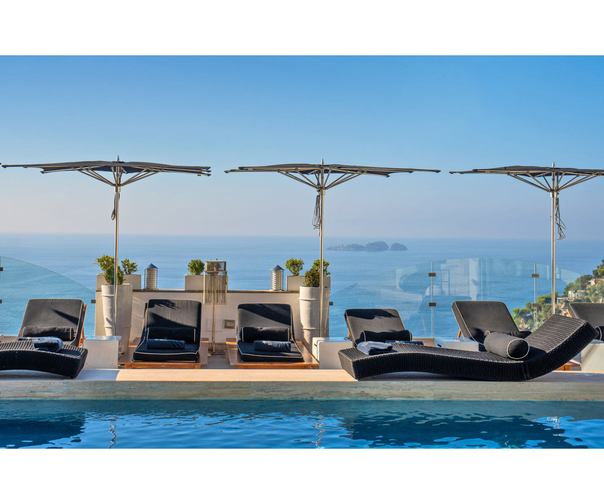 Contemporary Tuuci Ocean Master Zero Horizon outdoor parasol Casa Design Group