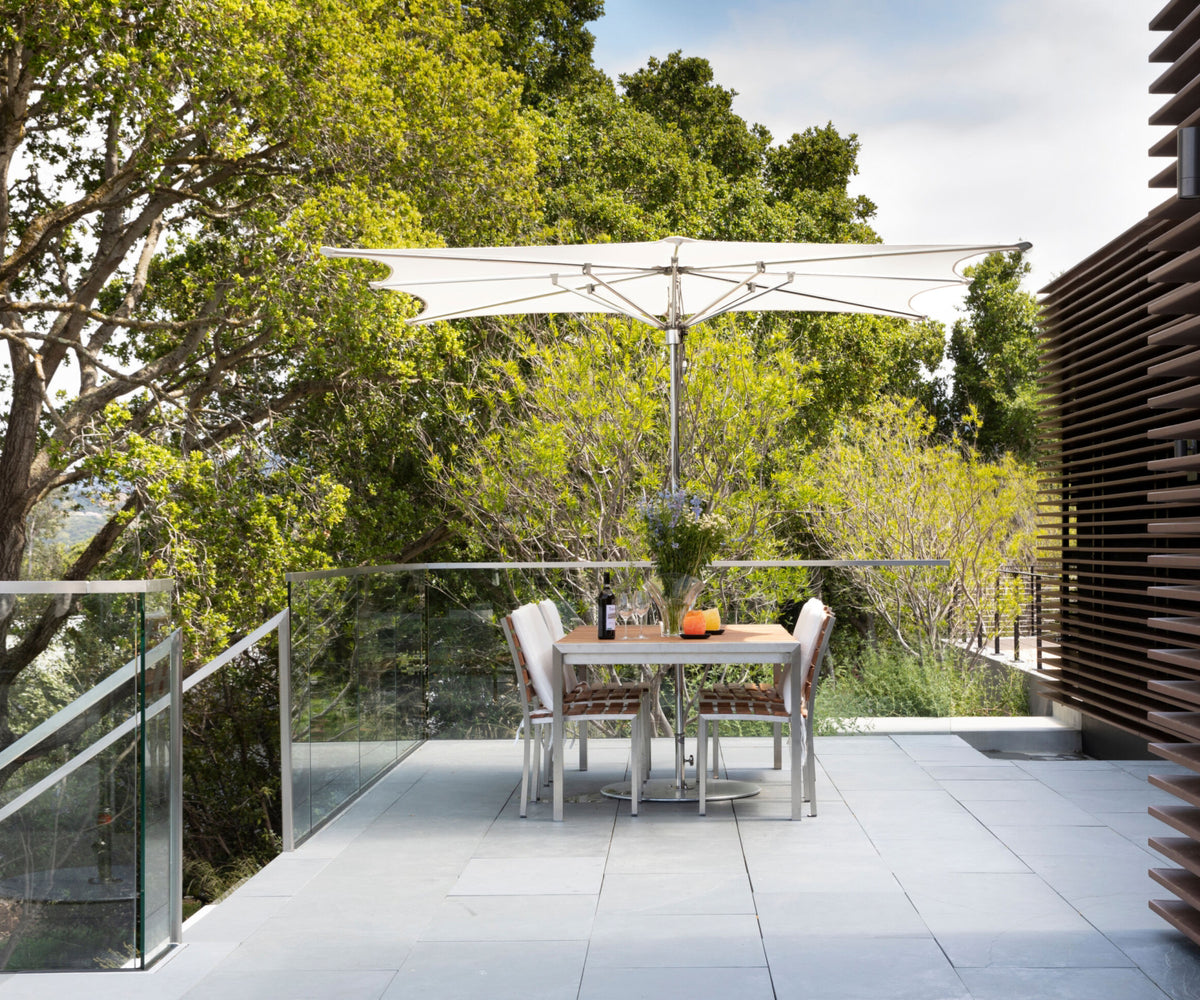 Contemporary Tuuci Ocean Master Zero Horizon outdoor parasol Casa Design Group