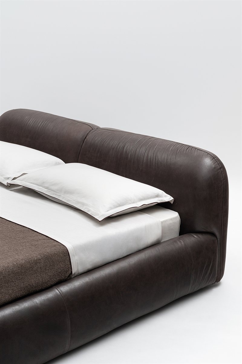 P26 Bed by Marco Boga for Gallotti&Radice | Casa Design Group