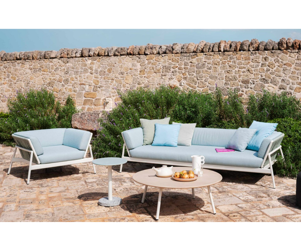 Sleek Piper 001 Outdoor Lounge Chair by Roda | Casa Design Group