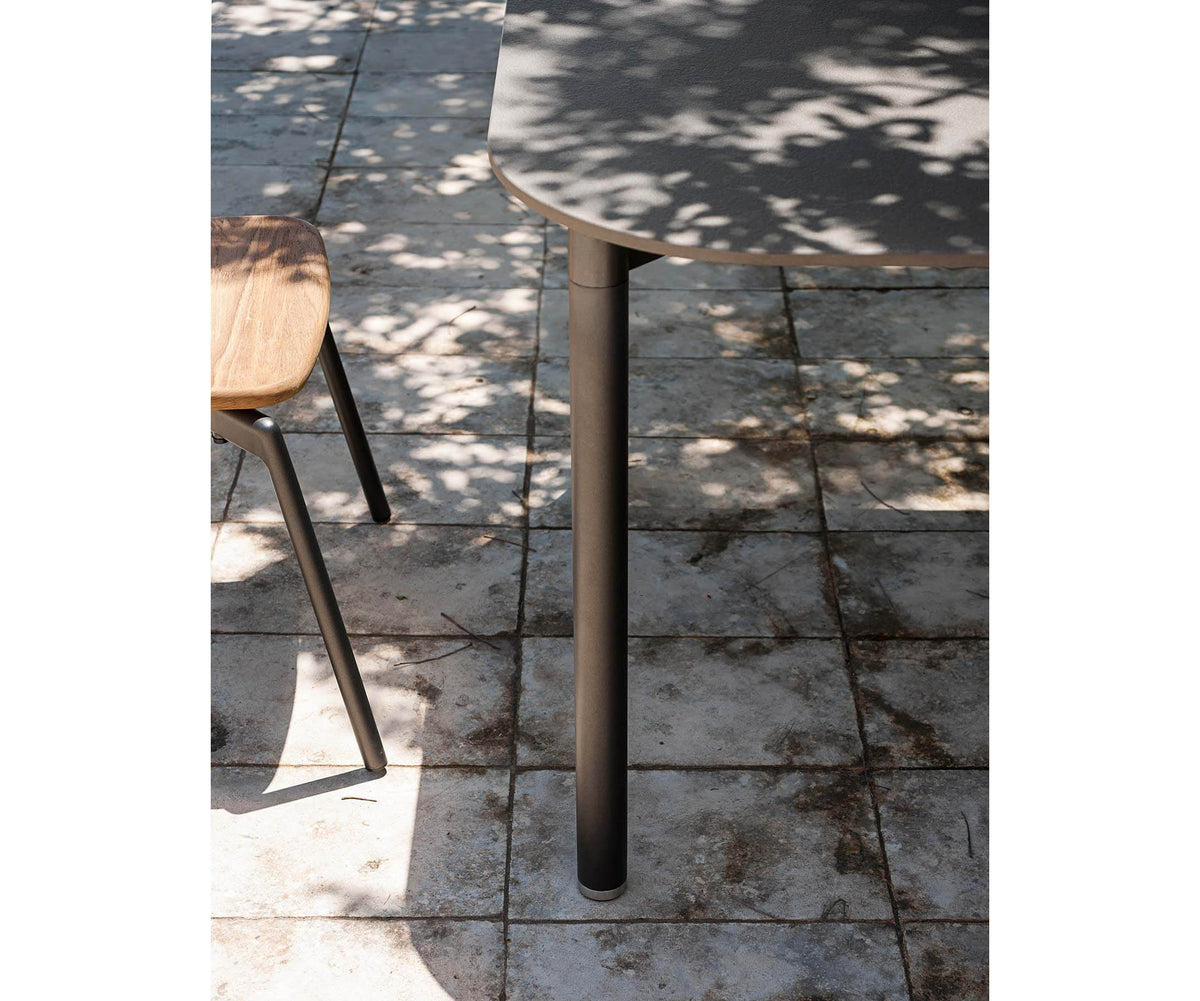 Elegant Piper 030 Extendable Outdoor Dining Table by Roda with Stainless Steel Frame |  Casa Design Group